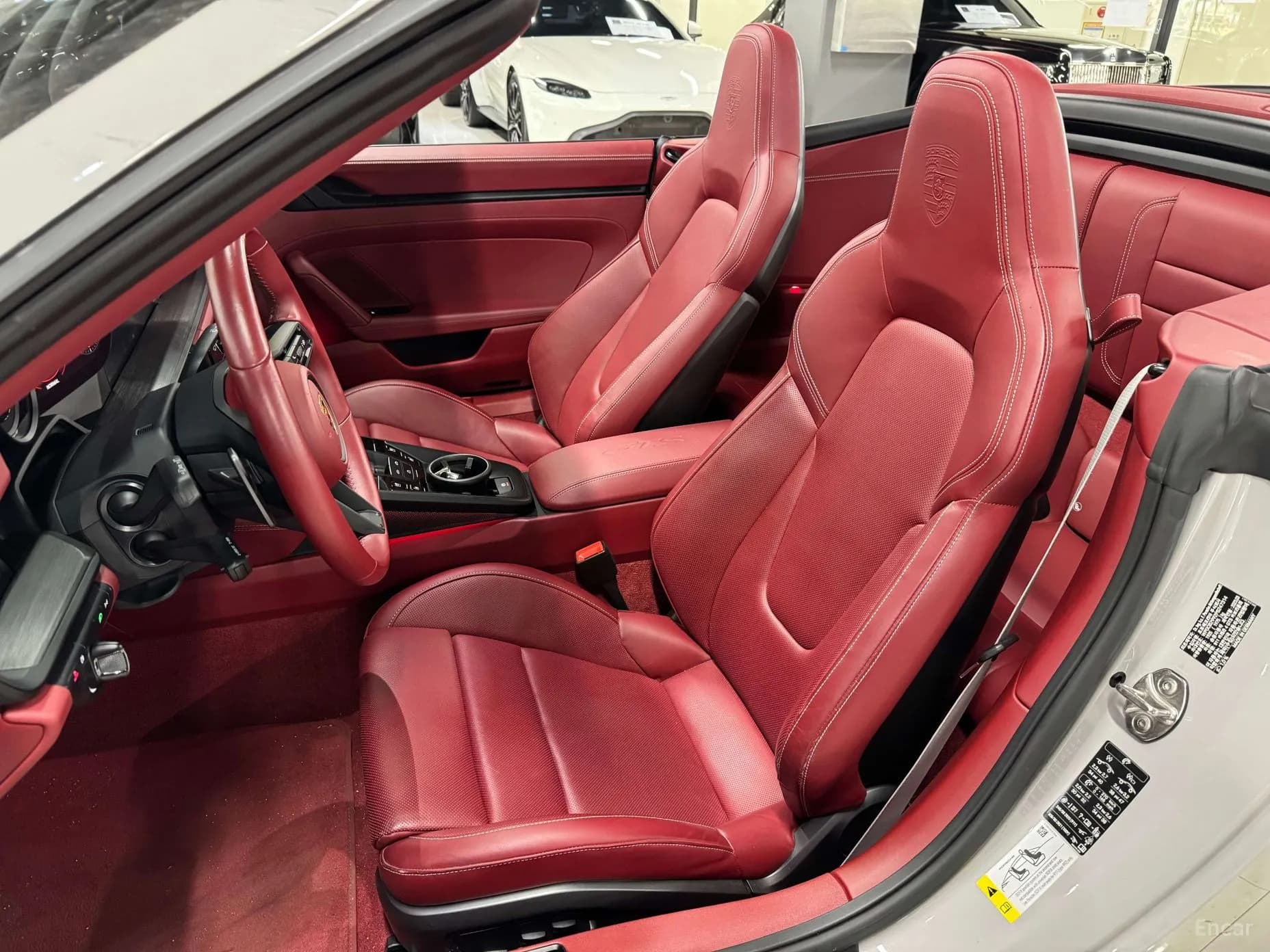 911 (992)