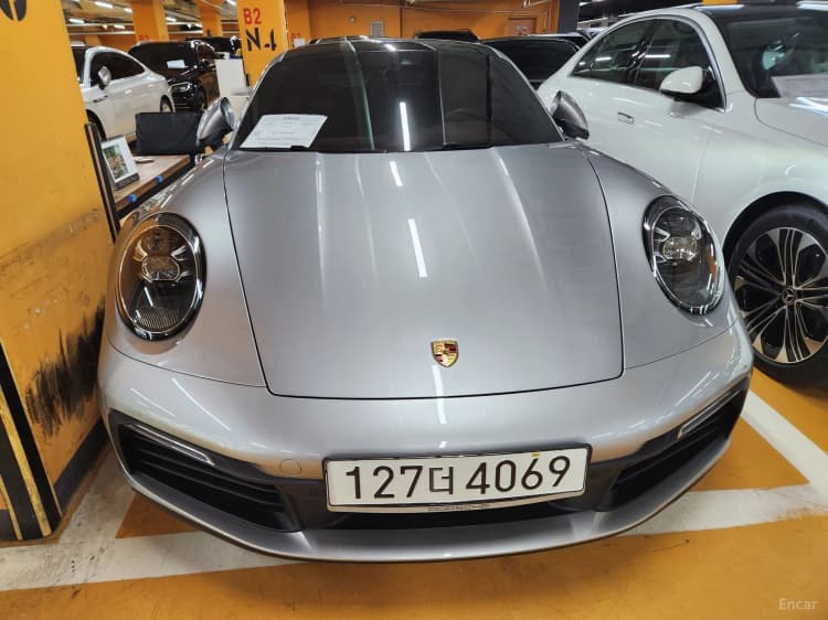 911 (992)