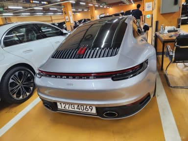911 (992)
