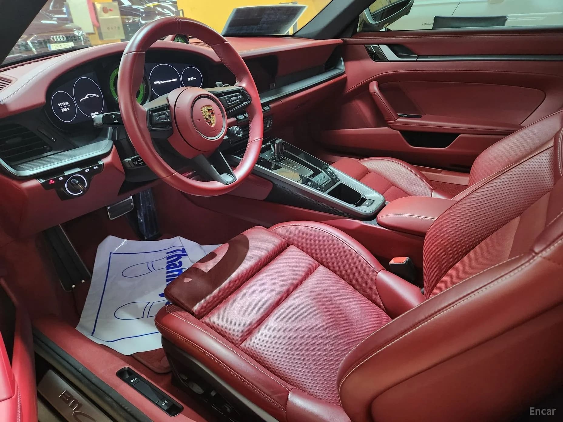 911 (992)