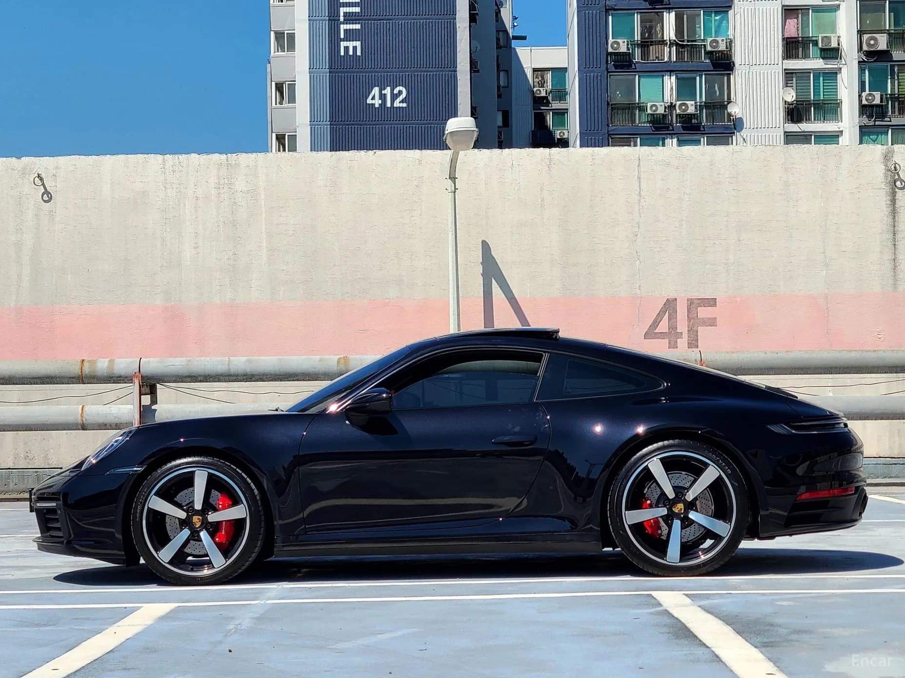 911 (992)