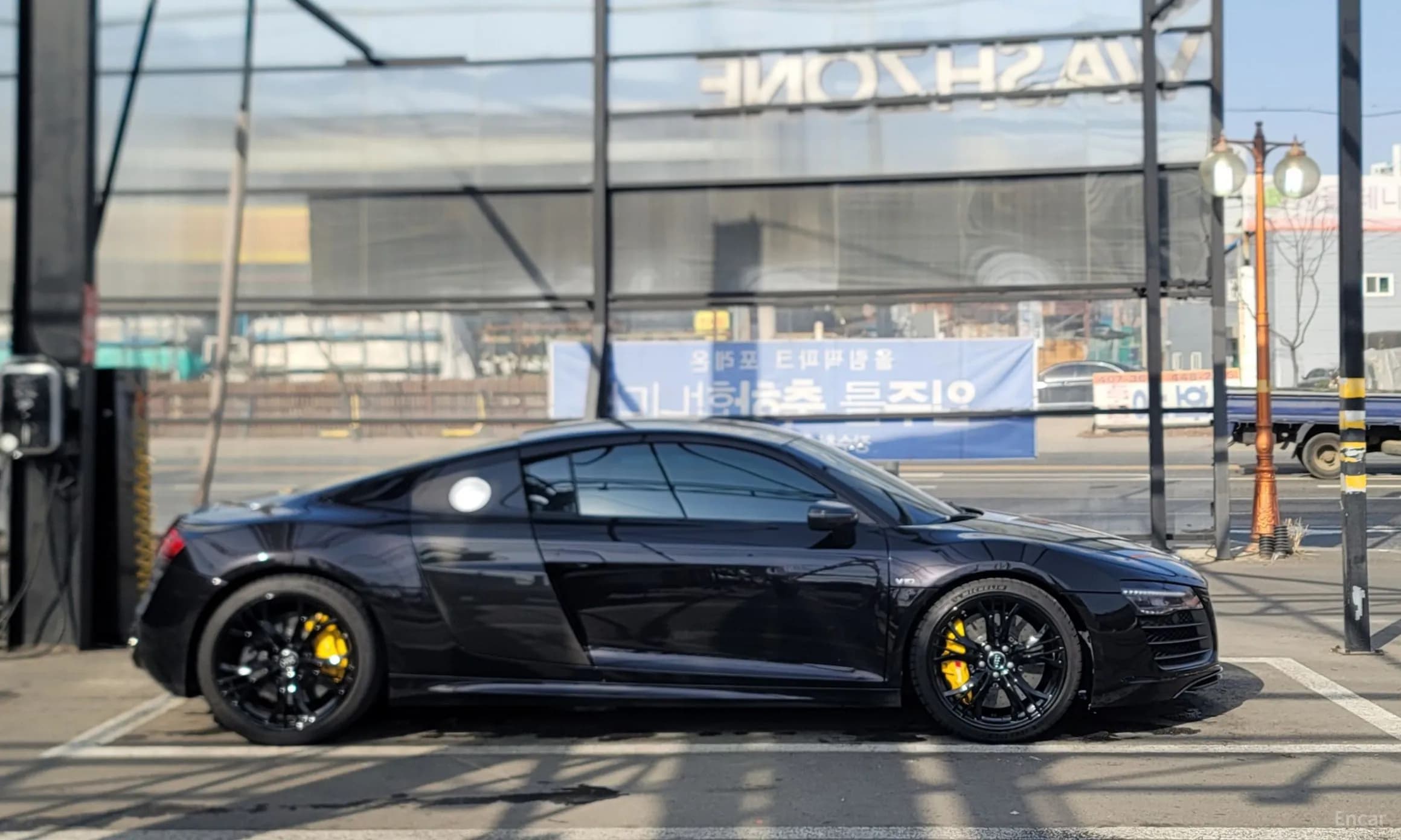 R8