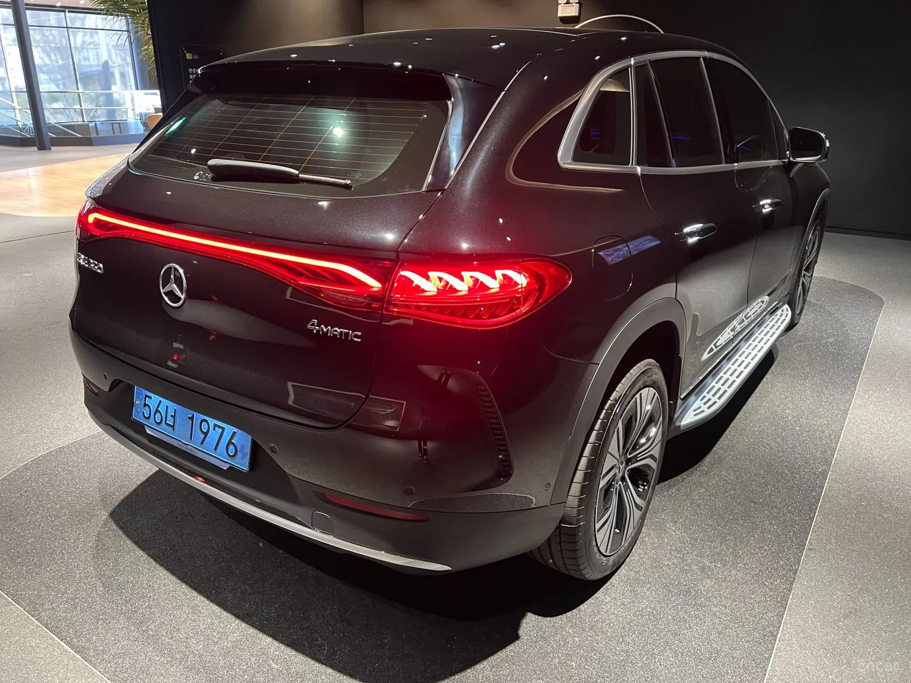 EQE SUV X294