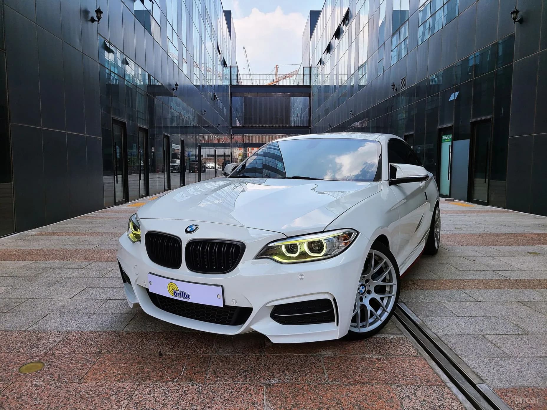 2 Series (F22)