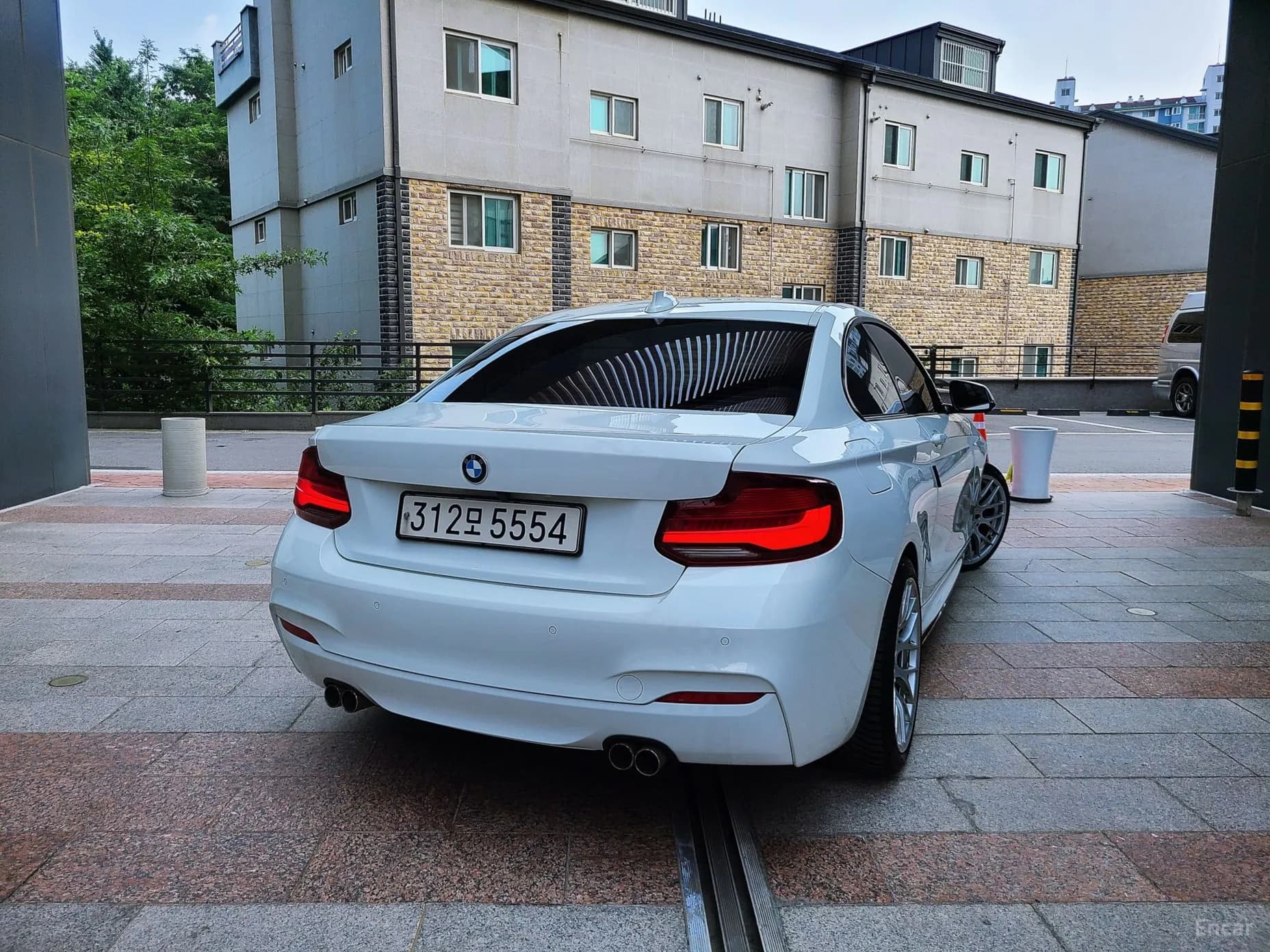 2 Series (F22)