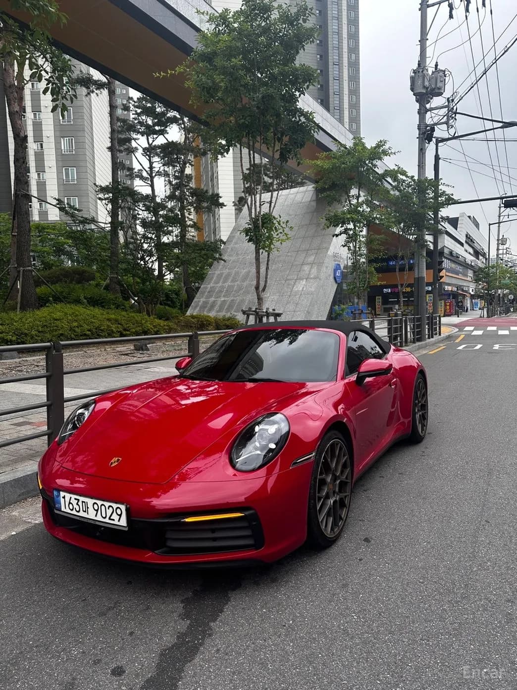 911 (992)