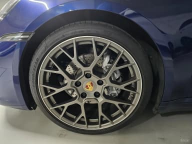 911 (992)
