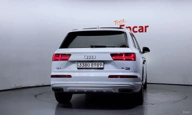Q7 (4M)