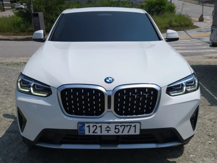 X4 (G02)