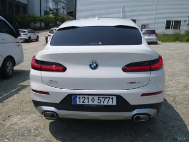 X4 (G02)