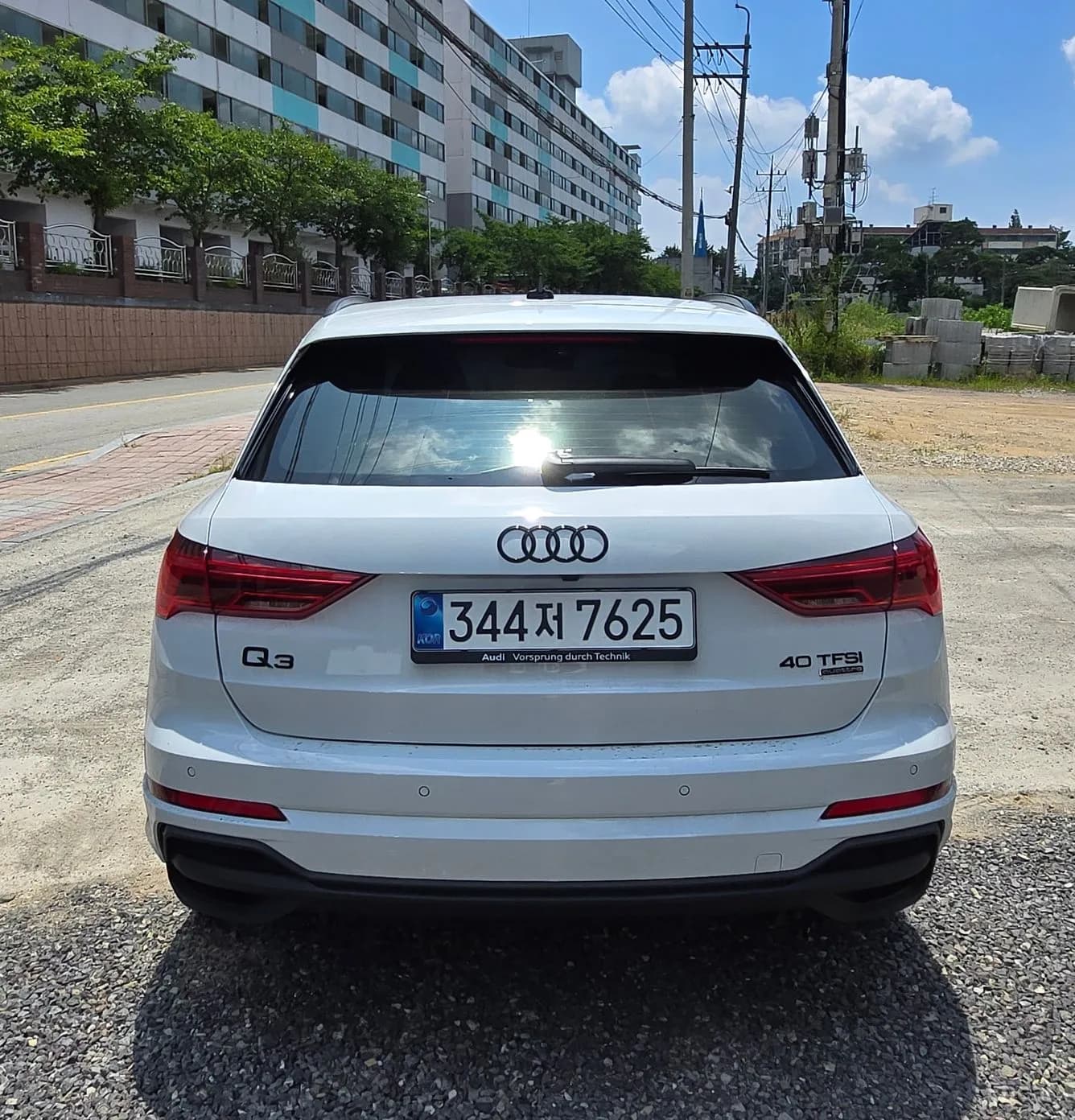 Q3 (F3)