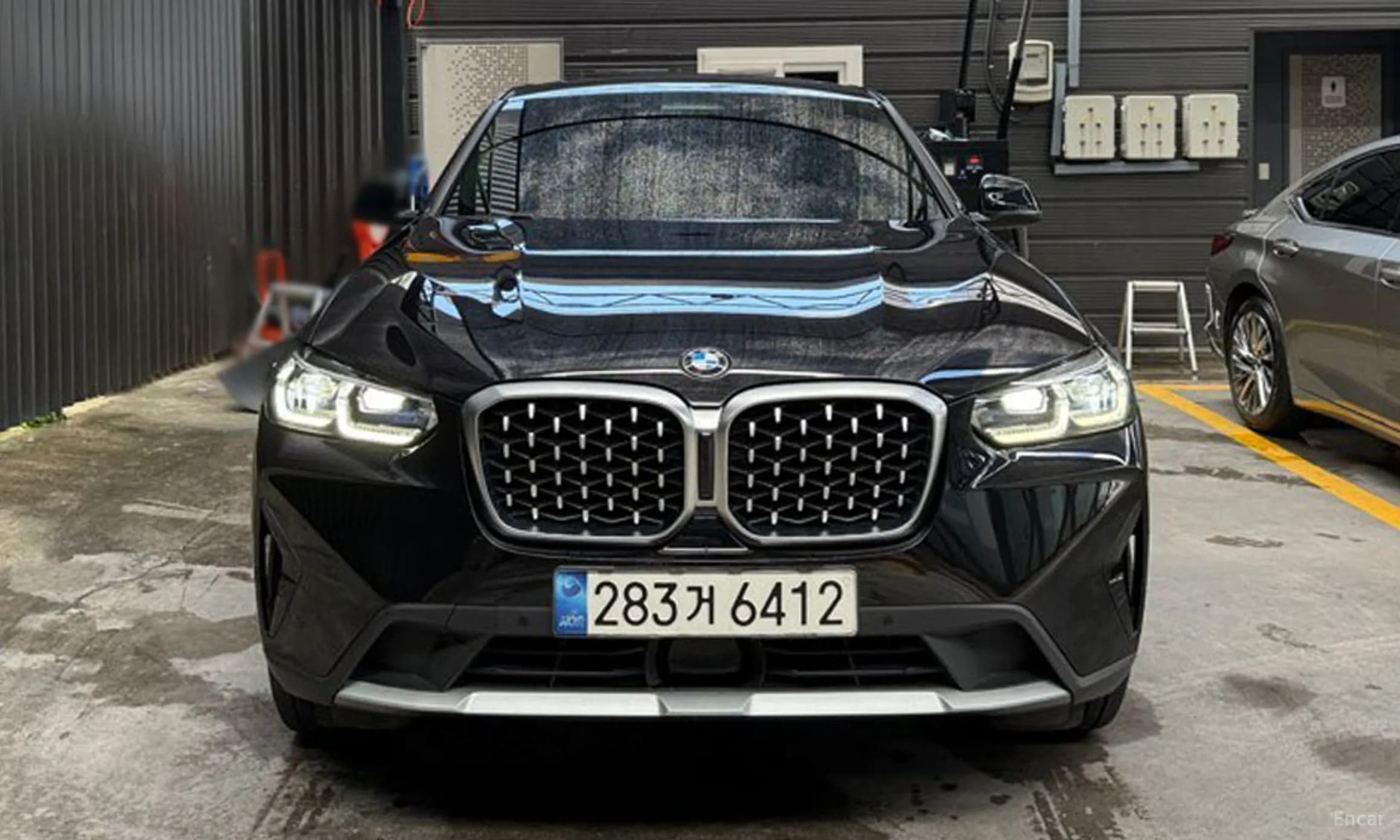 X4 (G02)