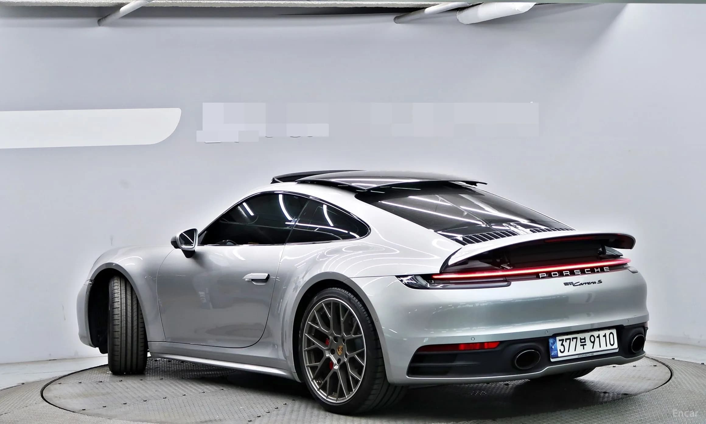 911 (992)