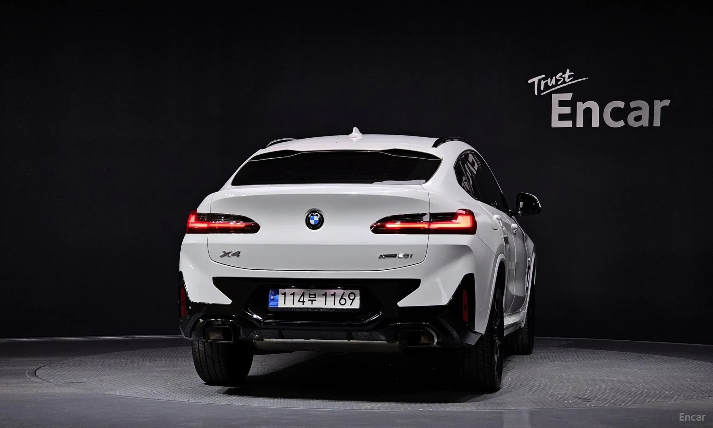X4 (G02)