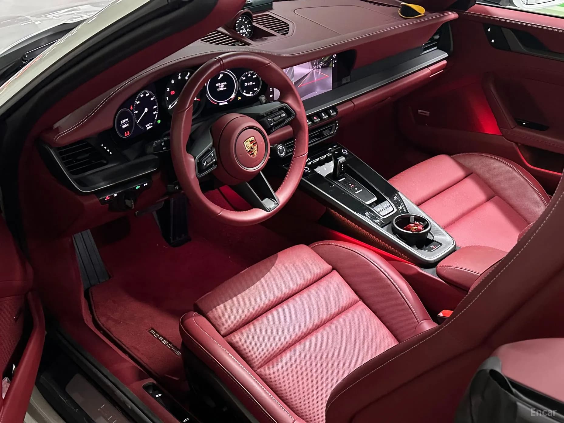 911 (992)