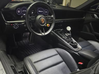 911 (992)