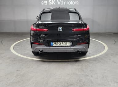 X4 (G02)