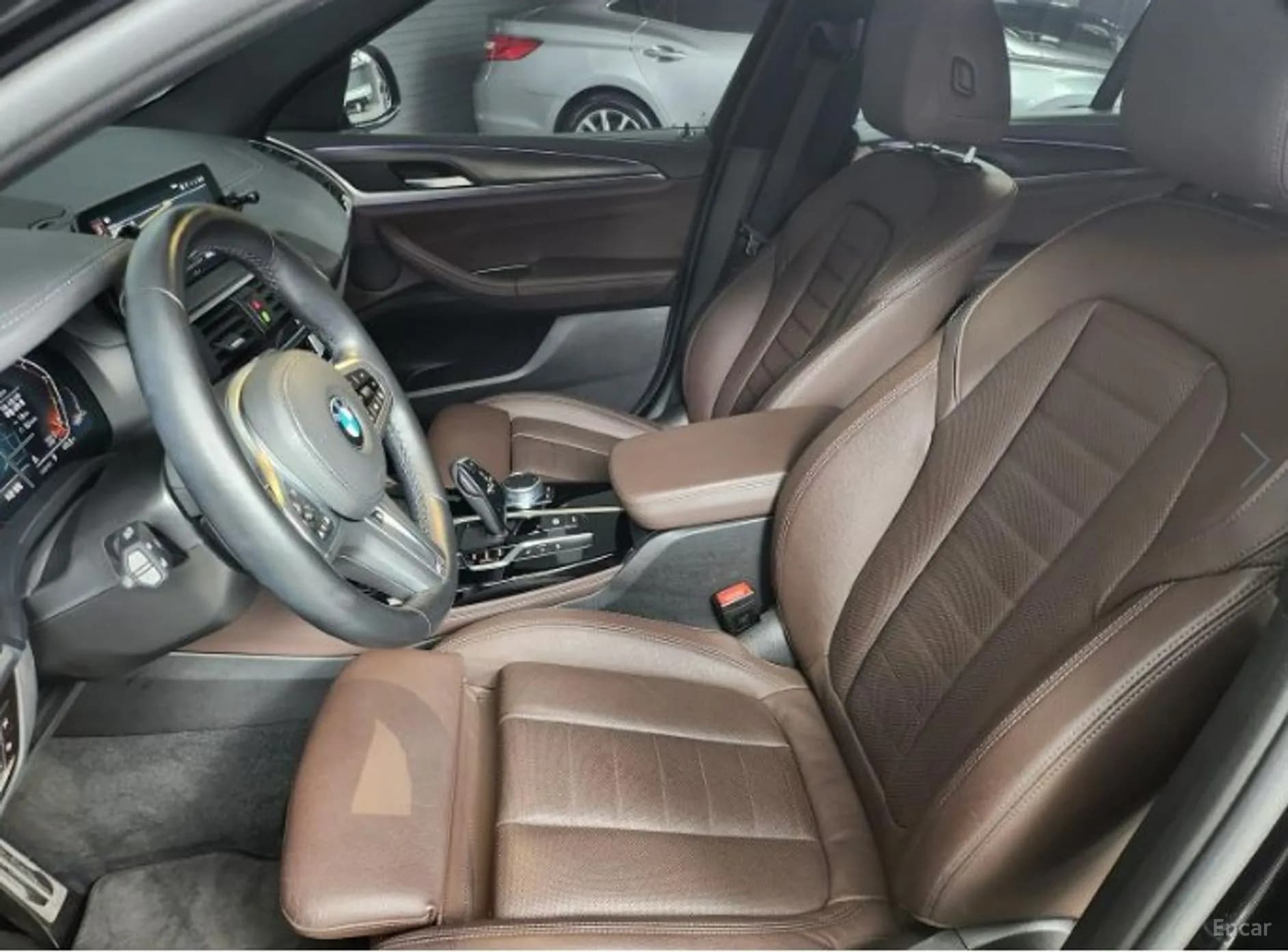X4 (G02)