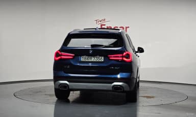 X3 (G01)