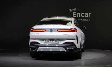 X6 (G06)