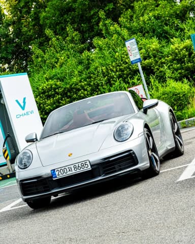 911 (992)