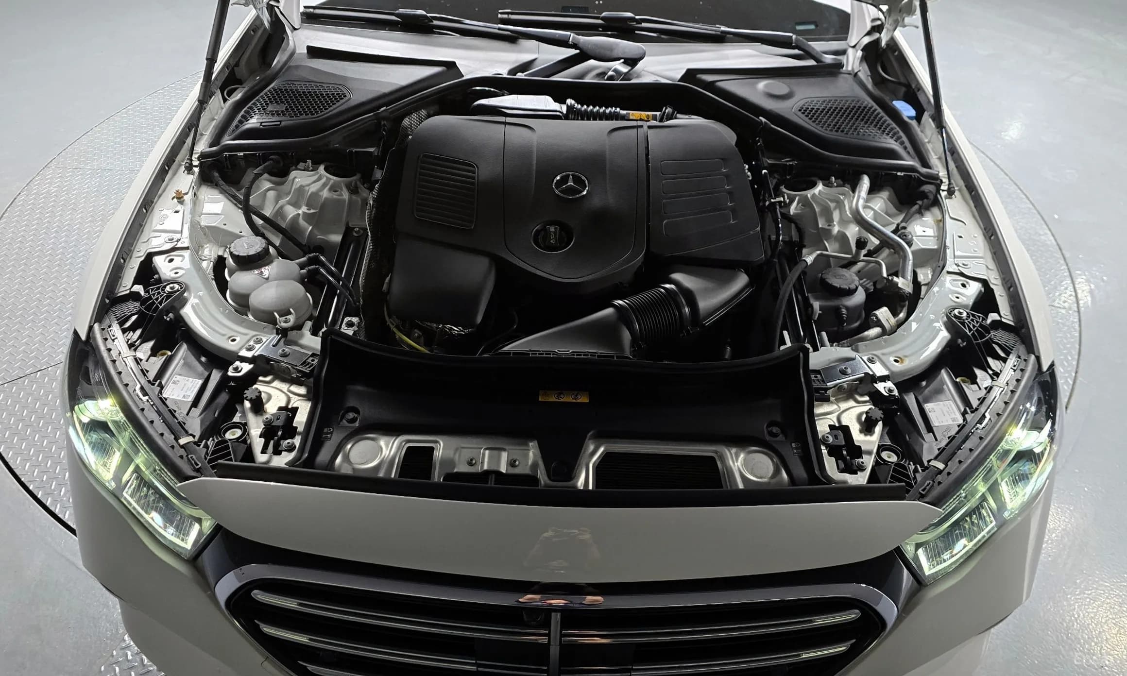 E-Class W214