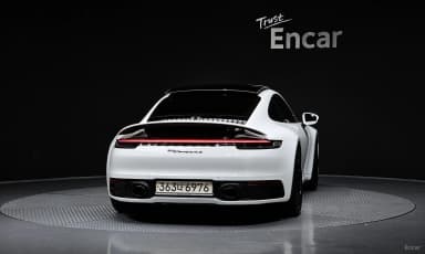 911 (992)
