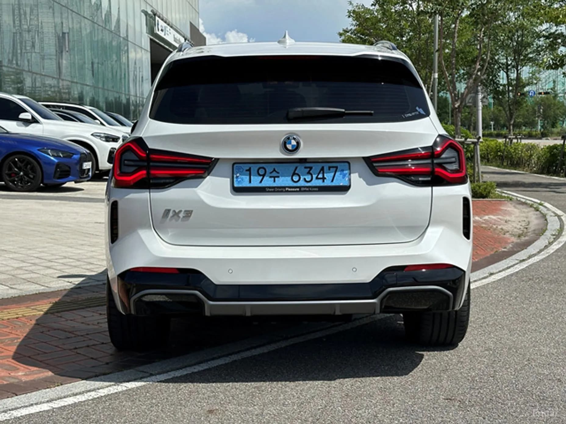 iX3
