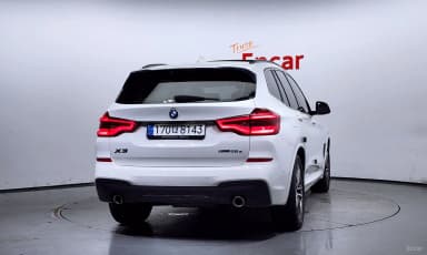 X3 (G01)