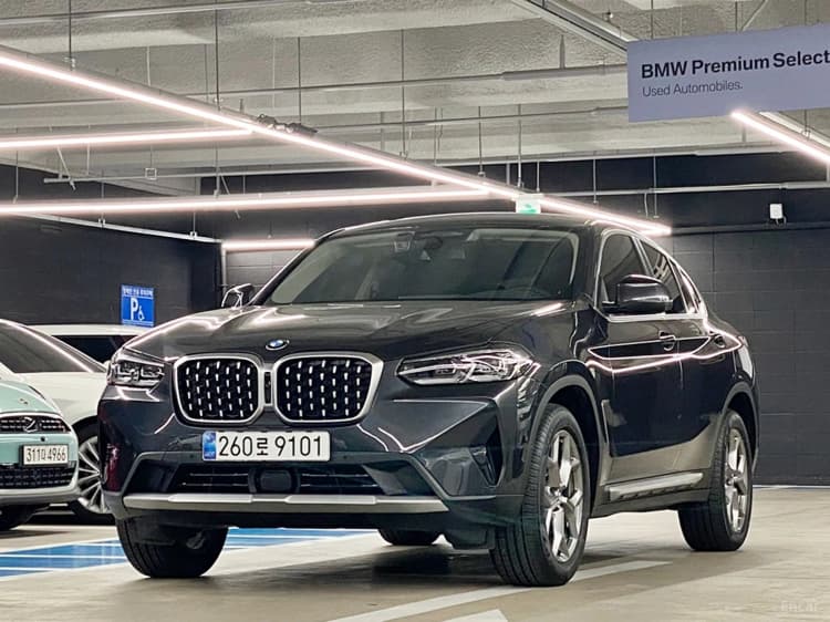 X4 (G02)