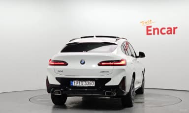 X4 (G02)
