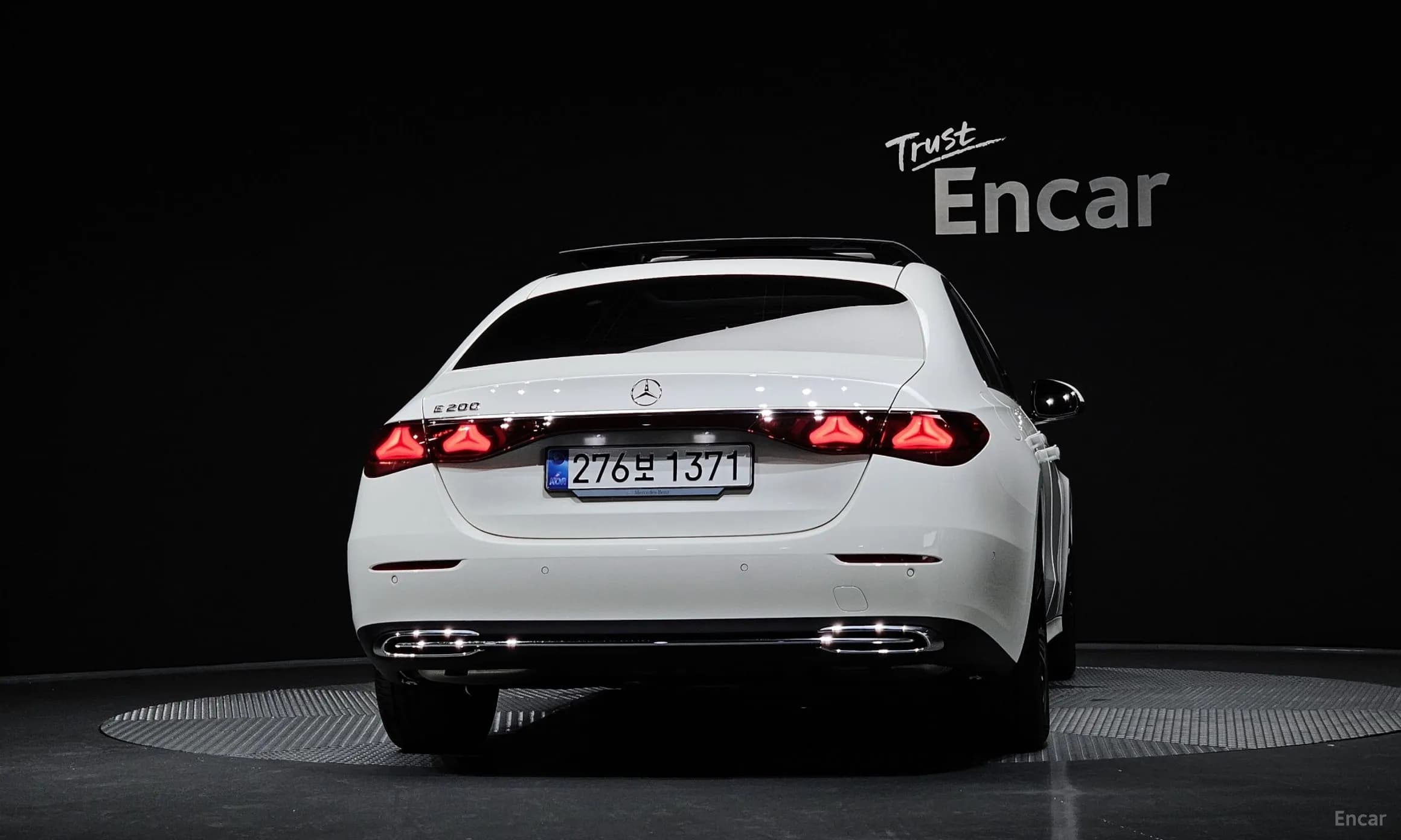 E-Class W214