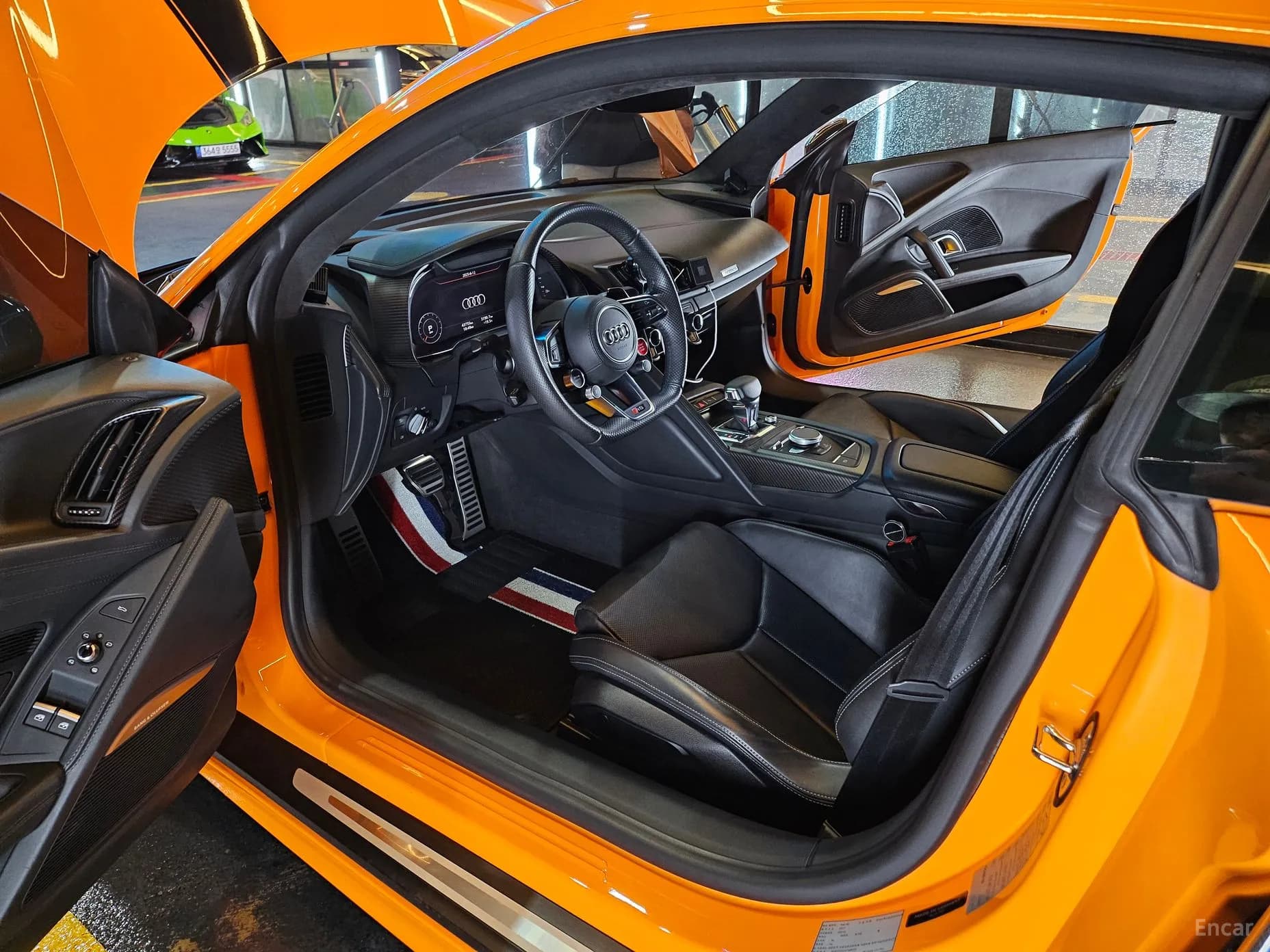 R8 (4S)