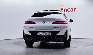 X4 (G02)