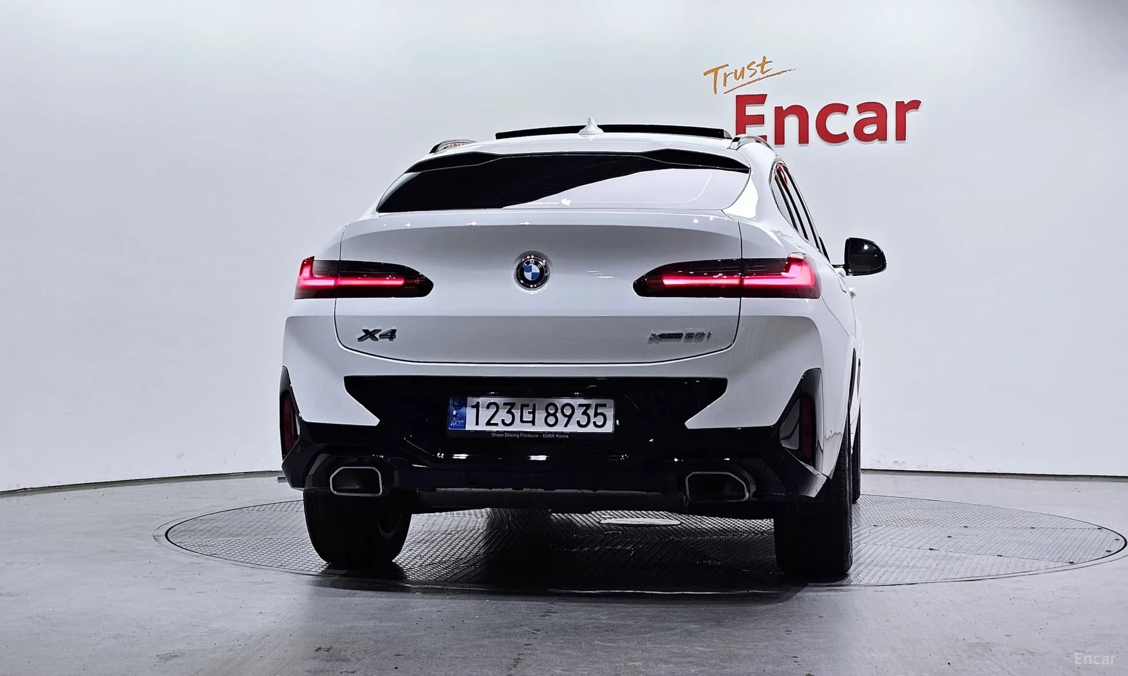 X4 (G02)