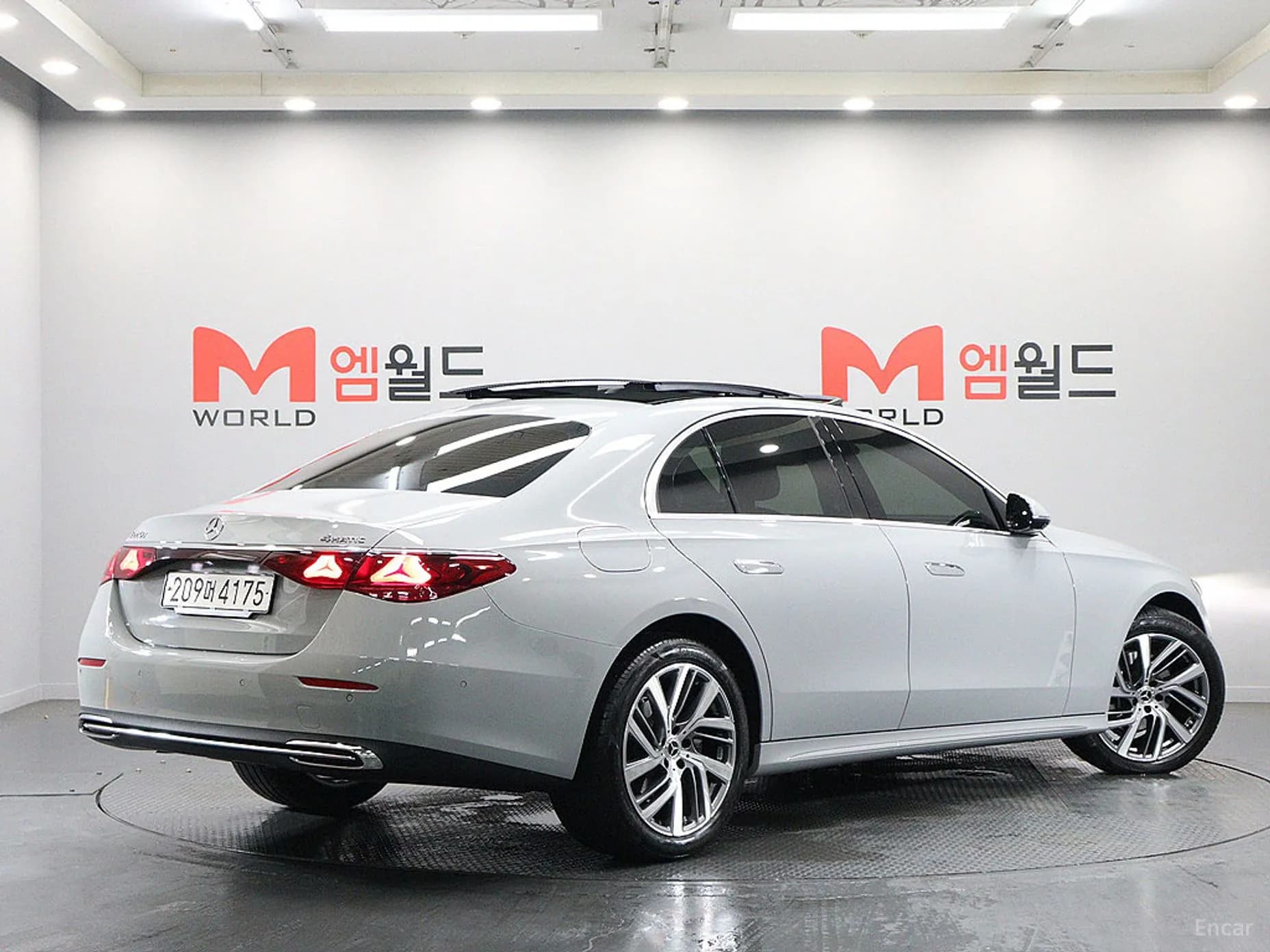 E-Class W214