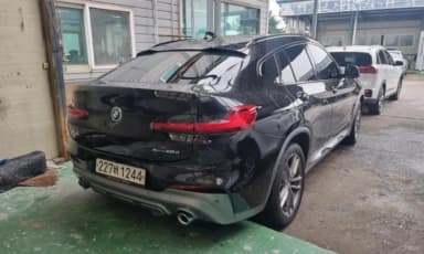 X4 (G02)