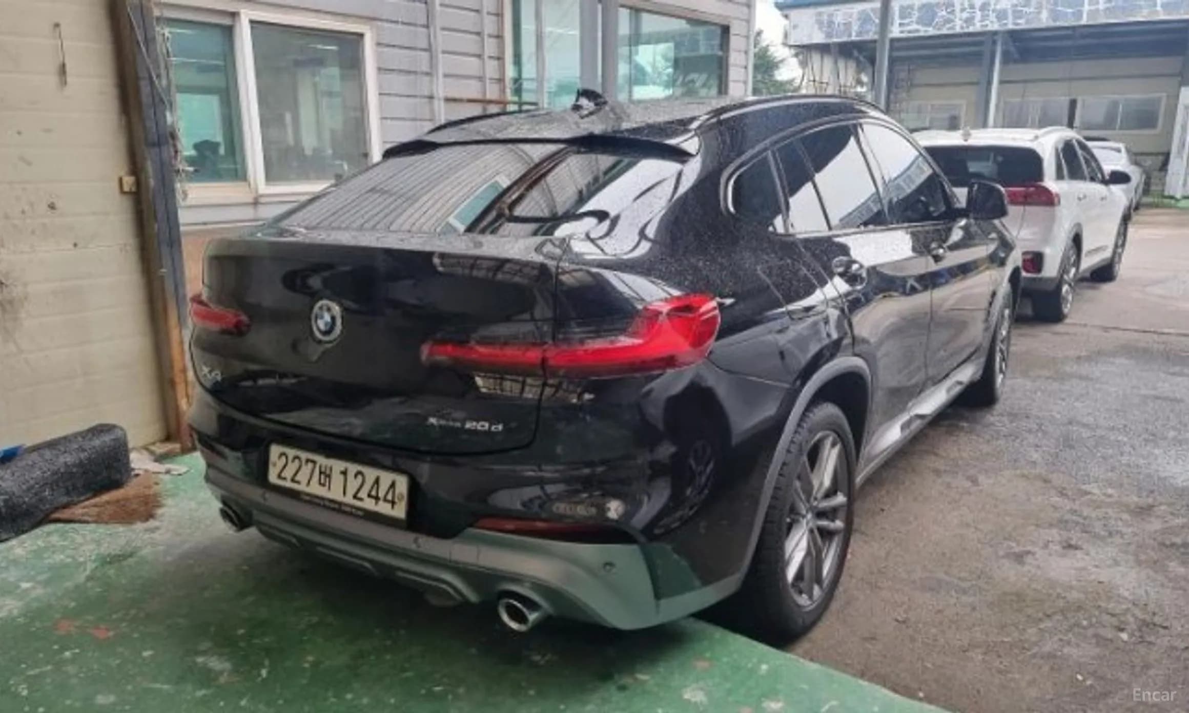 X4 (G02)
