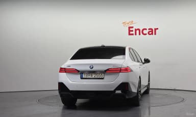 5 Series (G60)