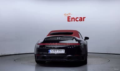 911 (992)