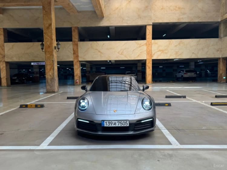 911 (992)
