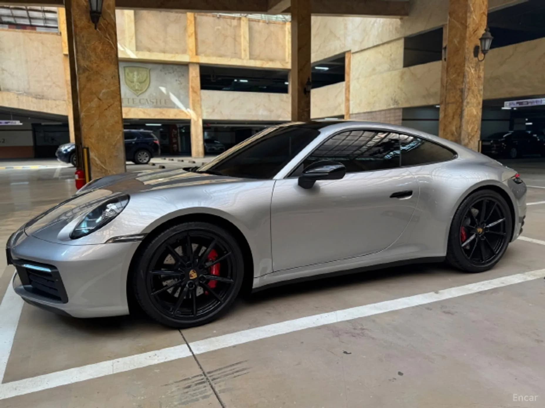 911 (992)