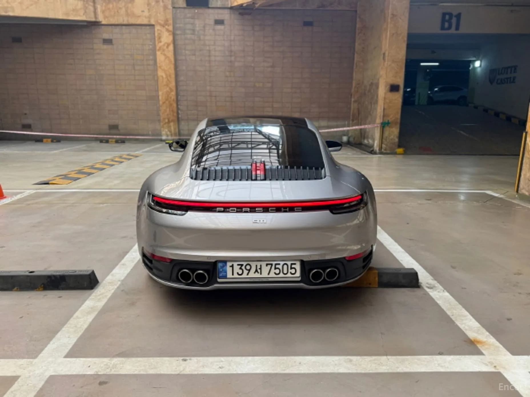 911 (992)