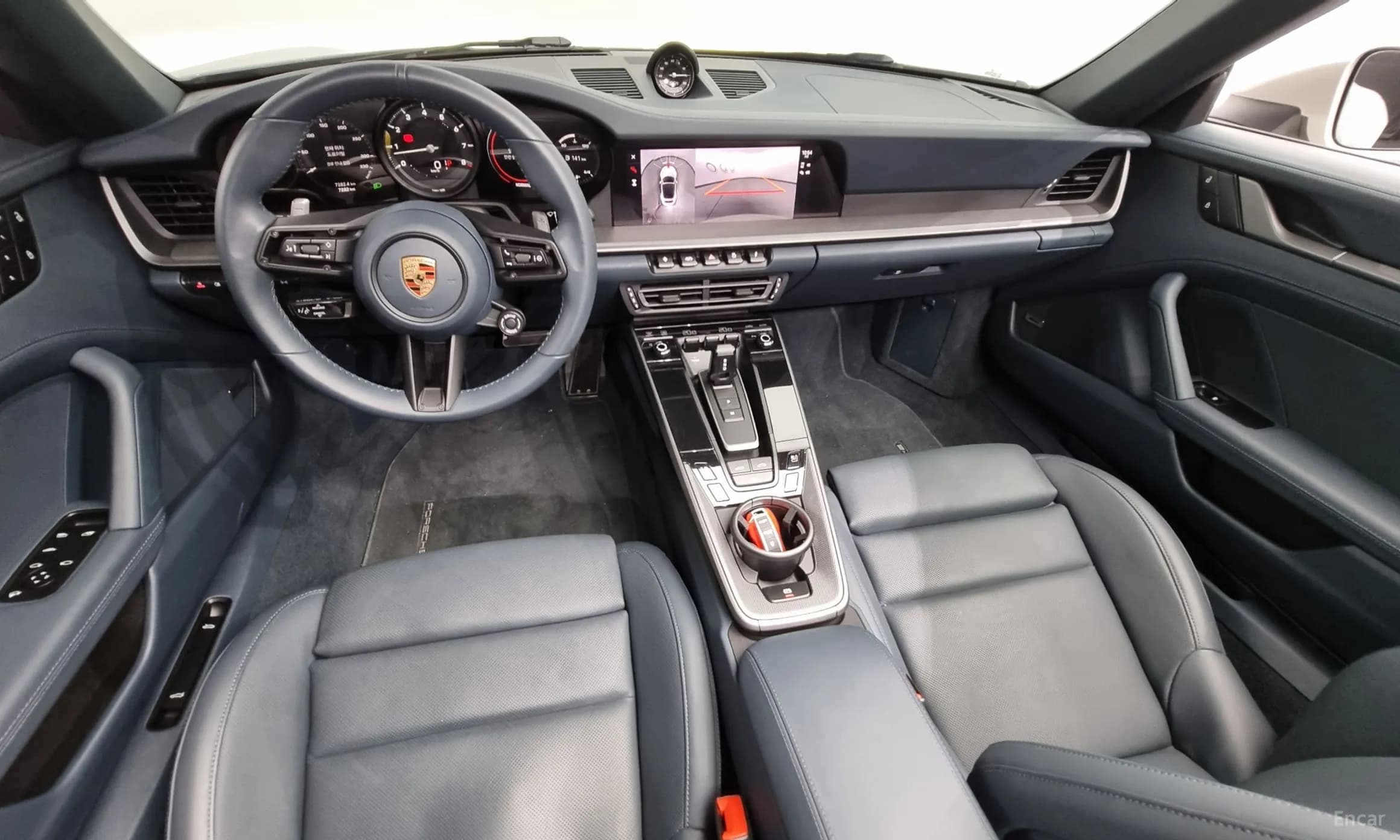 911 (992)