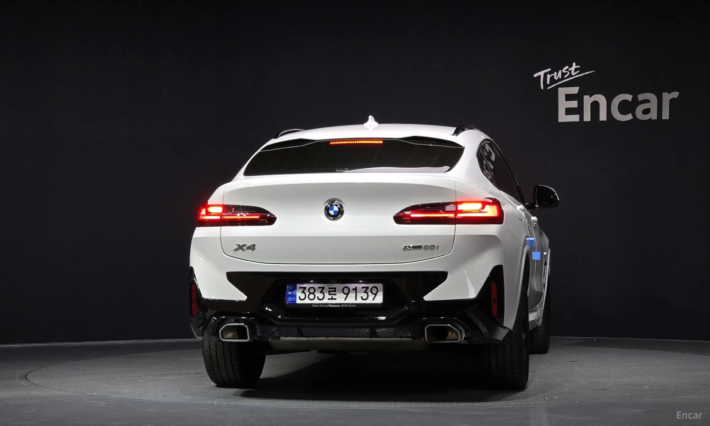 X4 (G02)
