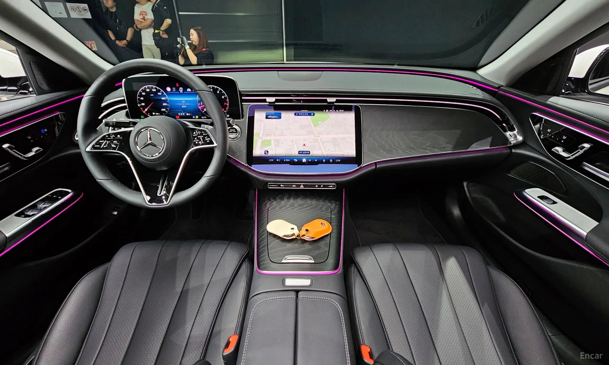 E-Class W214