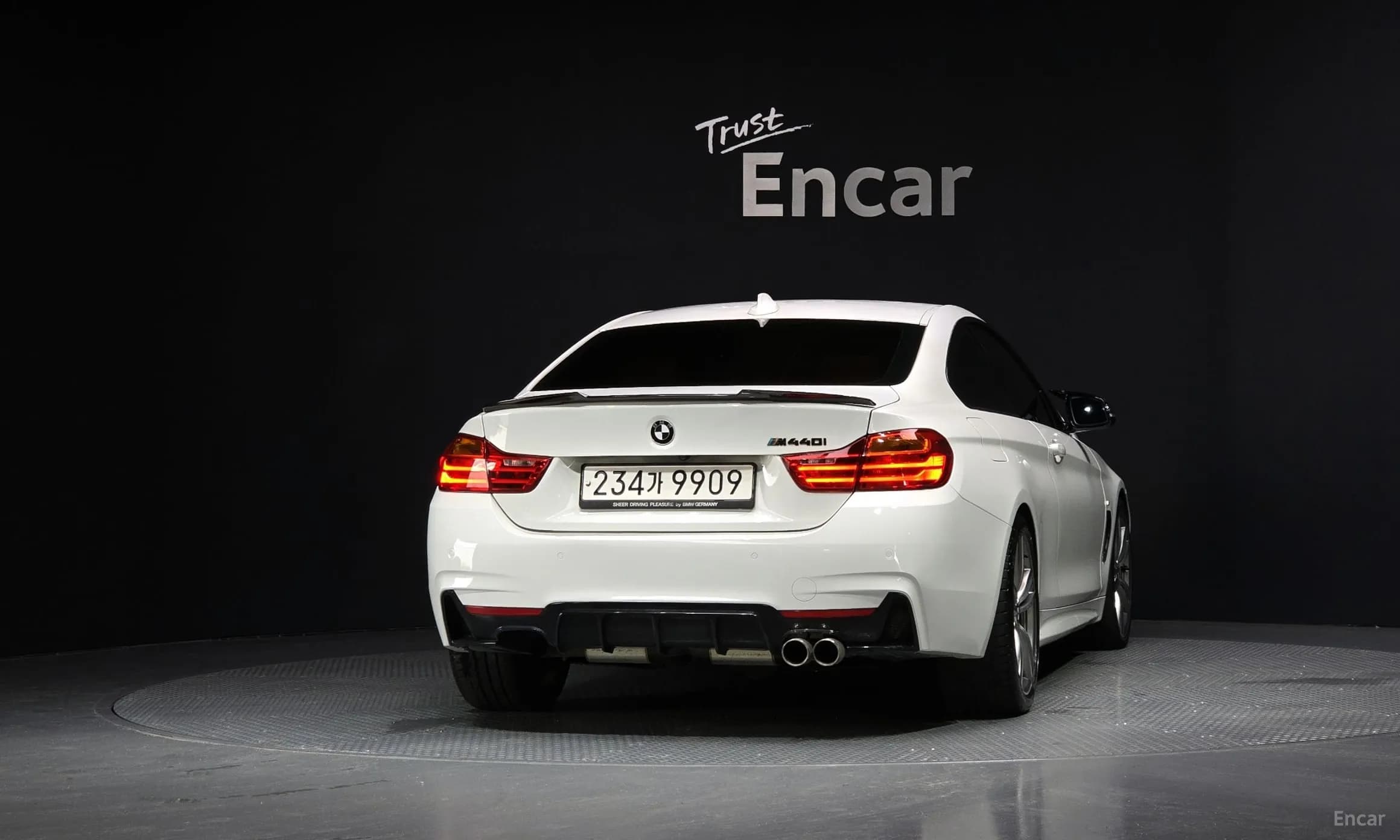 Series 4 (F32)