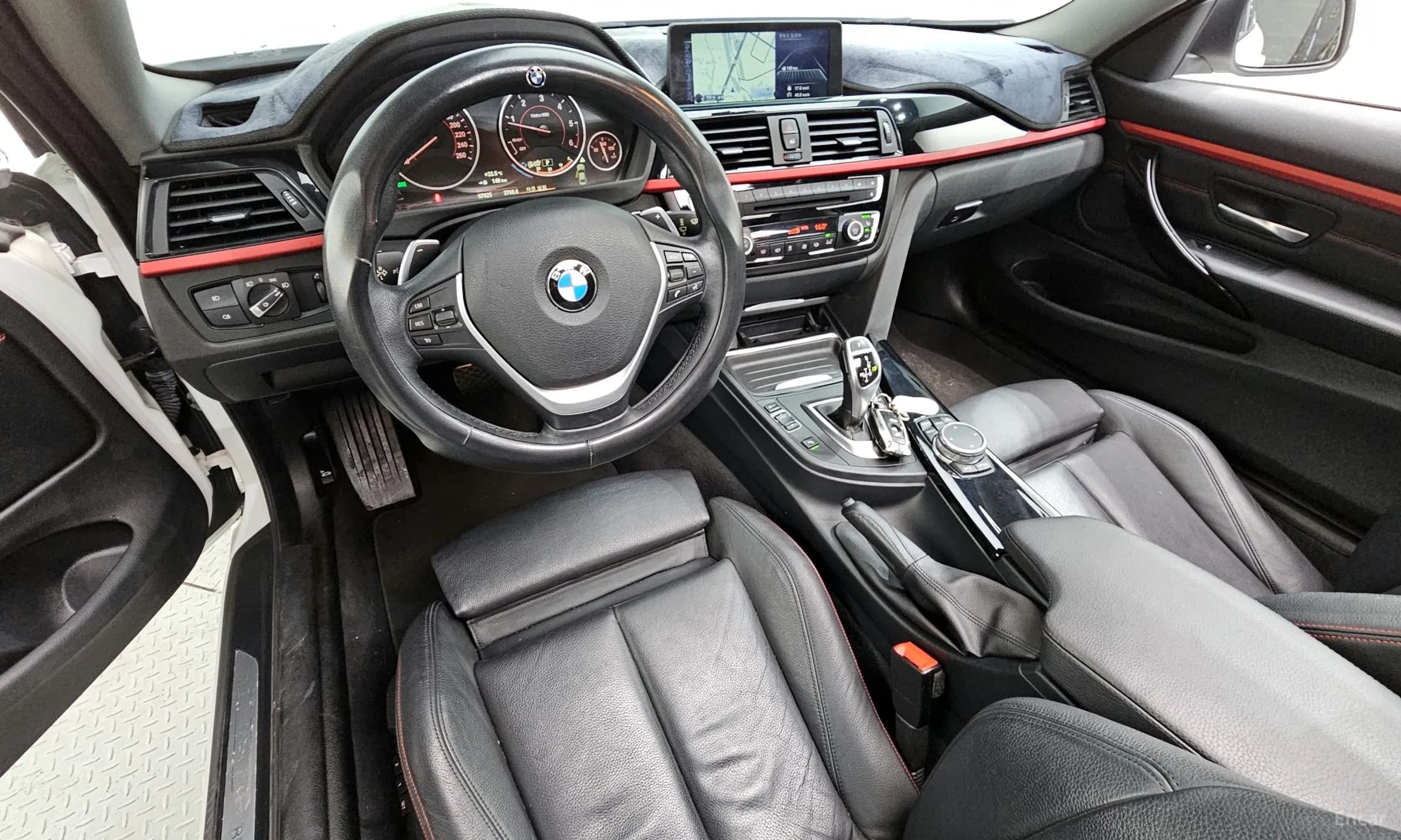 Series 4 (F32)