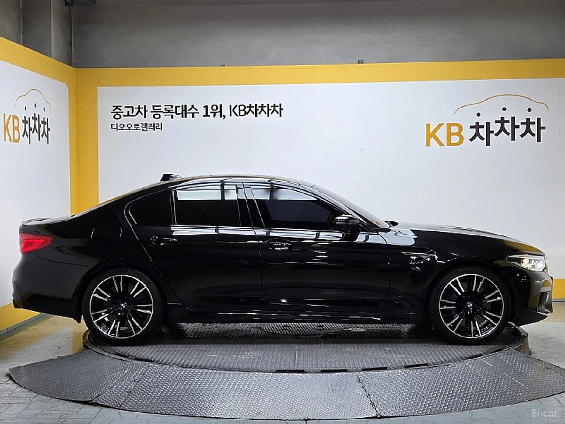 M5 (F90)