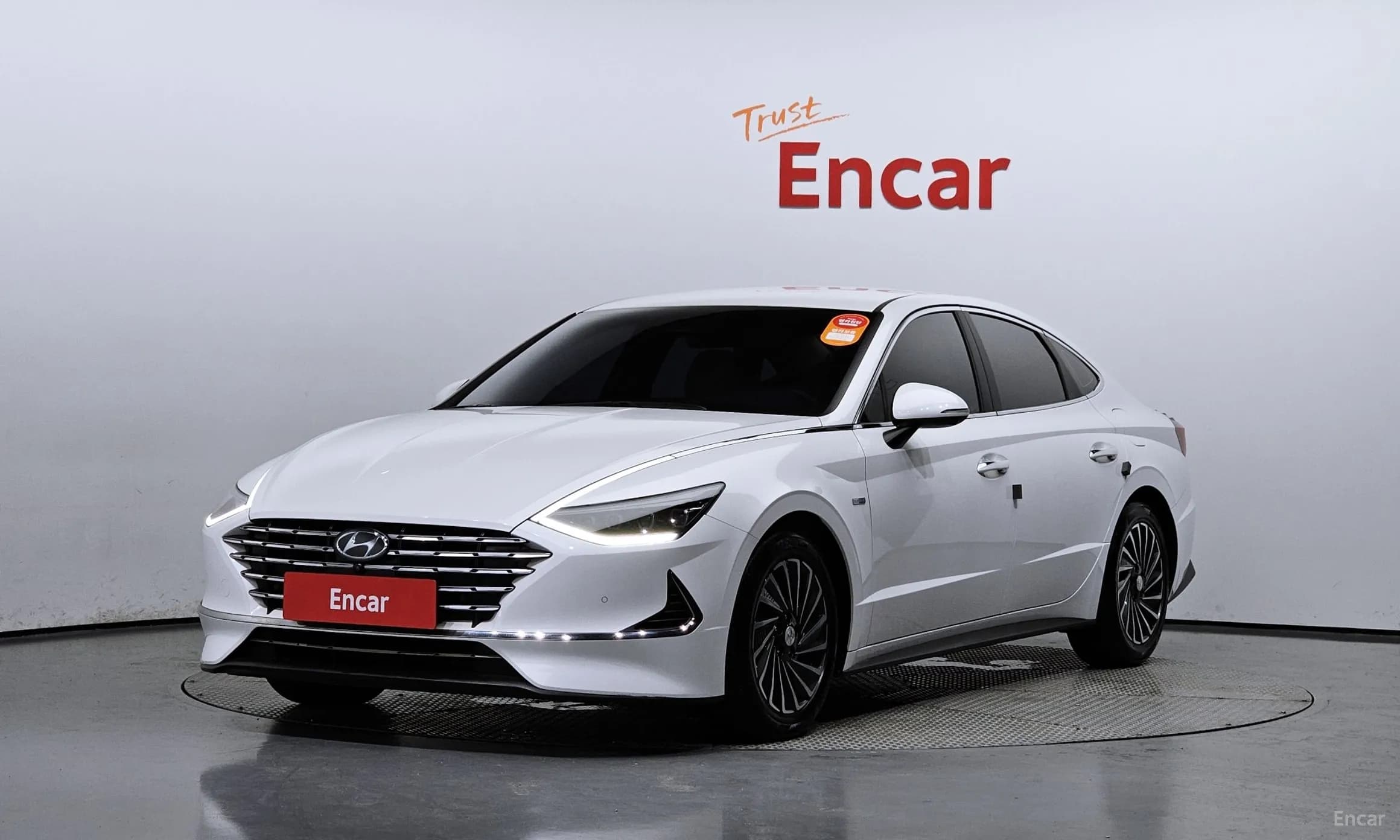Sonata Hybrid (DN8)